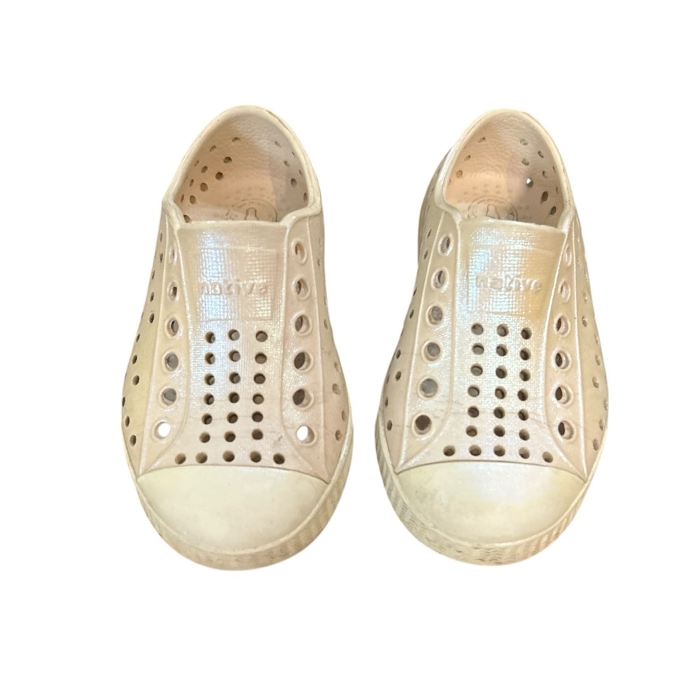 Native Shoes - Picture 2 of 5